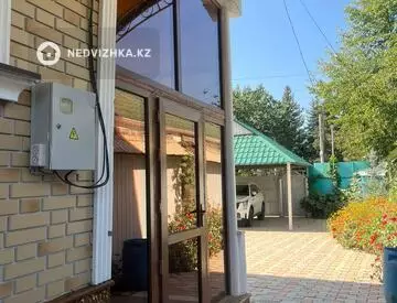 4-комнатный дом, 6 соток, 196 м²