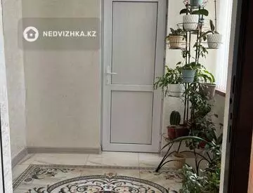 4-комнатный дом, 6 соток, 196 м²