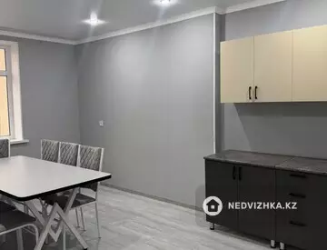 2-комнатная квартира, этаж 2 из 5, 70 м², На длительный срок