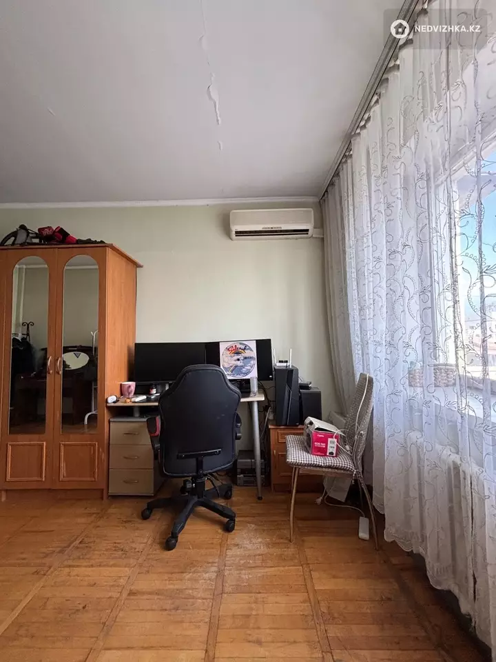 2-комнатная квартира, этаж 9 из 9, 46 м², фотография 3