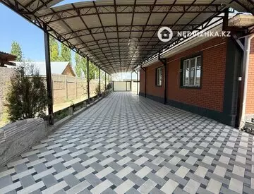 4-комнатный дом, 15 соток, 150 м²