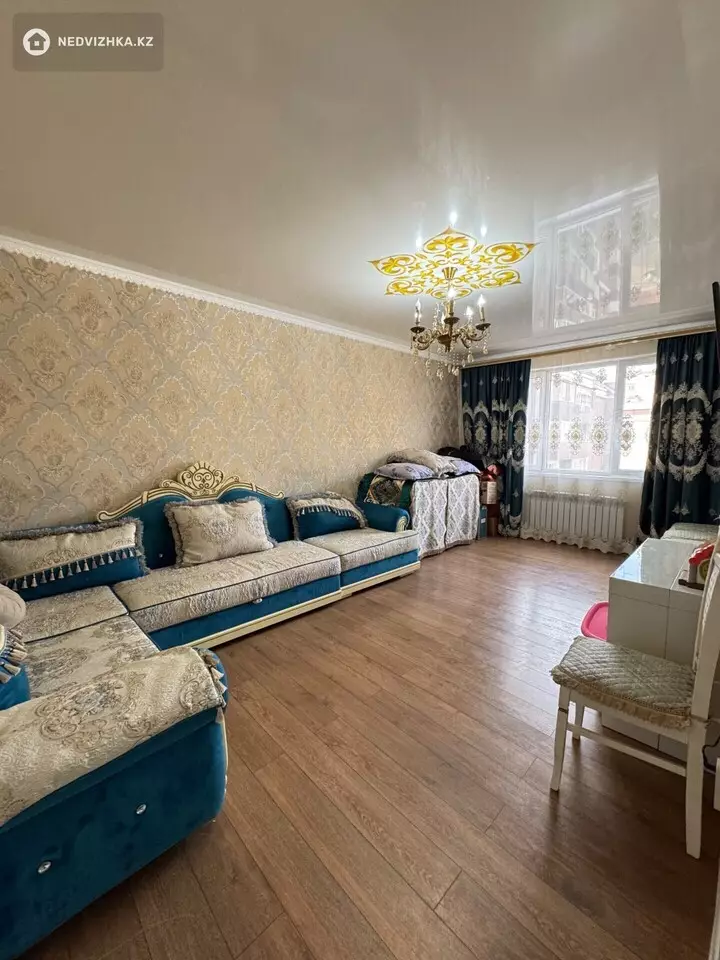 2-комнатная квартира, этаж 8 из 9, 70 м², фотография 2