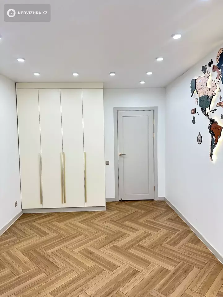 3-комнатная квартира, этаж 1 из 9, 97 м², фотография 2