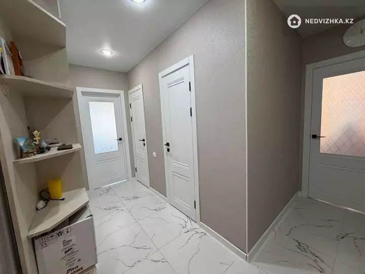 3-комнатная квартира, этаж 6 из 93, 67 м², фотография 3