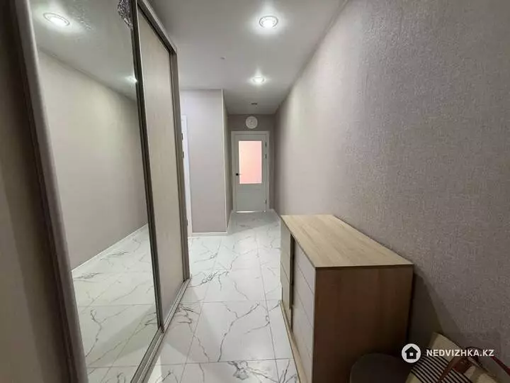 3-комнатная квартира, этаж 6 из 93, 67 м², фотография 4