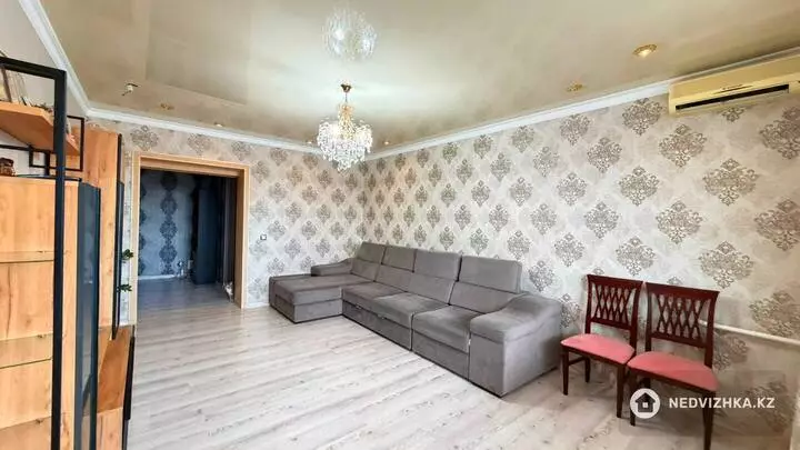 3-комнатная квартира, этаж 5 из 5, 96 м², фотография 4