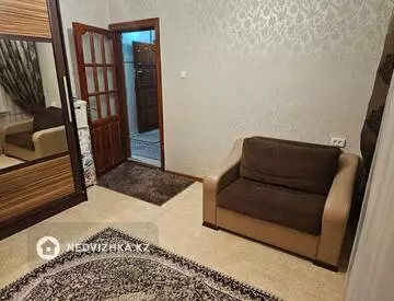2-комнатная квартира, этаж 1 из 5, 58 м², миниатюра 1