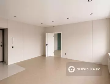 3-комнатная квартира, этаж 3 из 4, 70 м², миниатюра 1