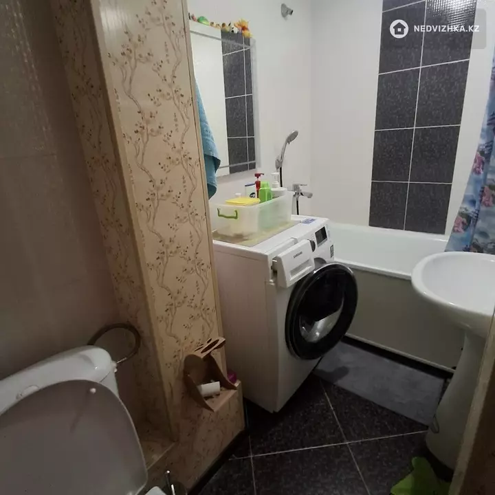 4-комнатная квартира, этаж 4 из 6, 102 м², фотография 2