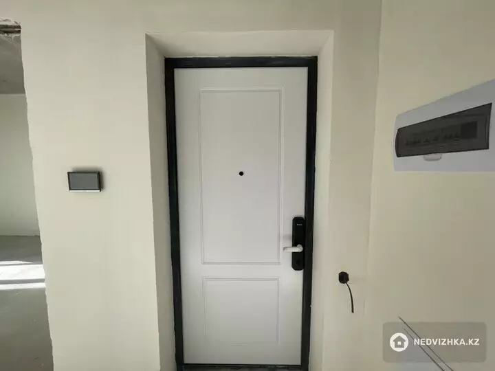 3-бөлмелі пәтер, қабат 13 барлық қабат саны 22, 83 м², 3-фотосурет