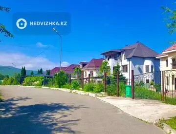6-комнатный дом, 10 соток, 414 м²