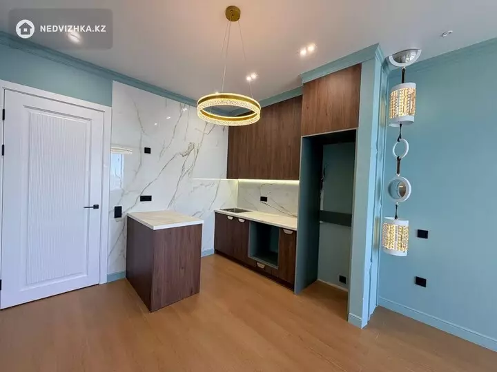 2-комнатная квартира, этаж 14 из 15, 52 м², фотография 2