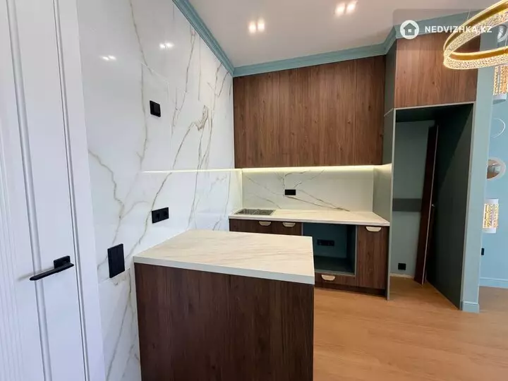 2-комнатная квартира, этаж 14 из 15, 52 м², фотография 3