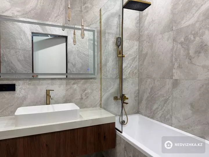 2-комнатная квартира, этаж 14 из 15, 52 м², фотография 4