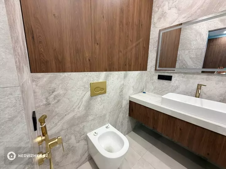 2-комнатная квартира, этаж 14 из 15, 52 м², фотография 5