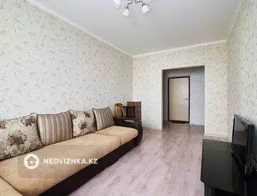 1-комнатная квартира, этаж 2 из 9, 38 м², На длительный срок, миниатюра 3