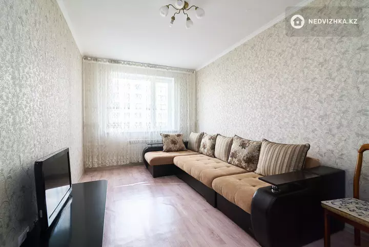1-комнатная квартира, этаж 2 из 9, 38 м², На длительный срок