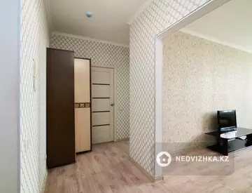 1-комнатная квартира, этаж 2 из 9, 38 м², На длительный срок, миниатюра 12