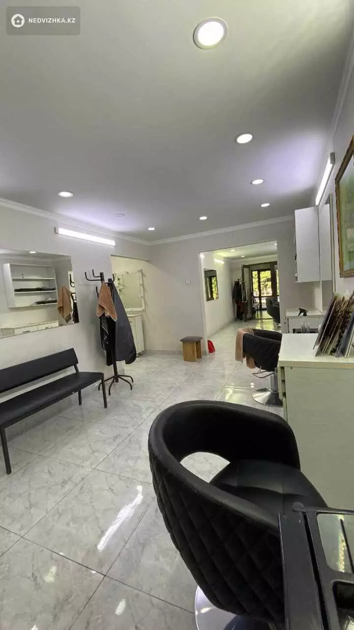 Салон, этаж 1 из 5, 44 м², фотография 5
