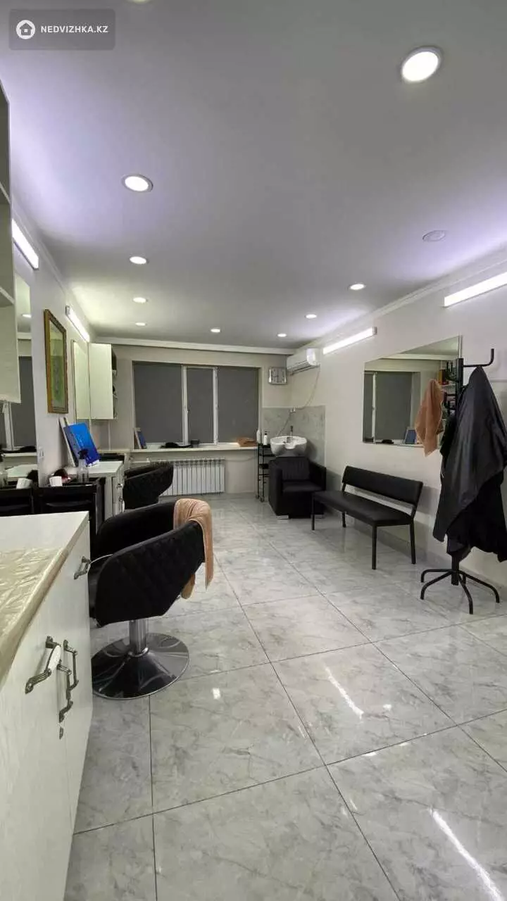 Салон, этаж 1 из 5, 44 м², фотография 2