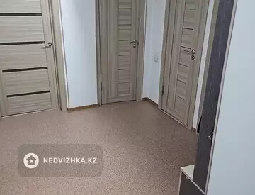 2-комнатная квартира, этаж 4 из 5, 60 м², миниатюра 1