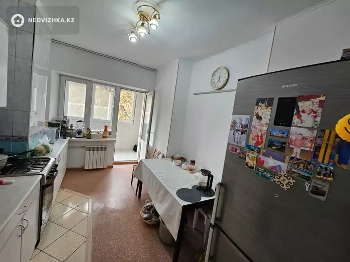 2-комнатная квартира, этаж 4 из 5, 60 м², фотография 4