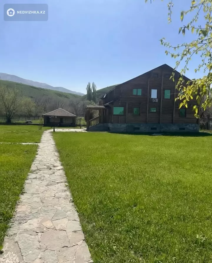 10-комнатный дом, 86 соток, 336 м²