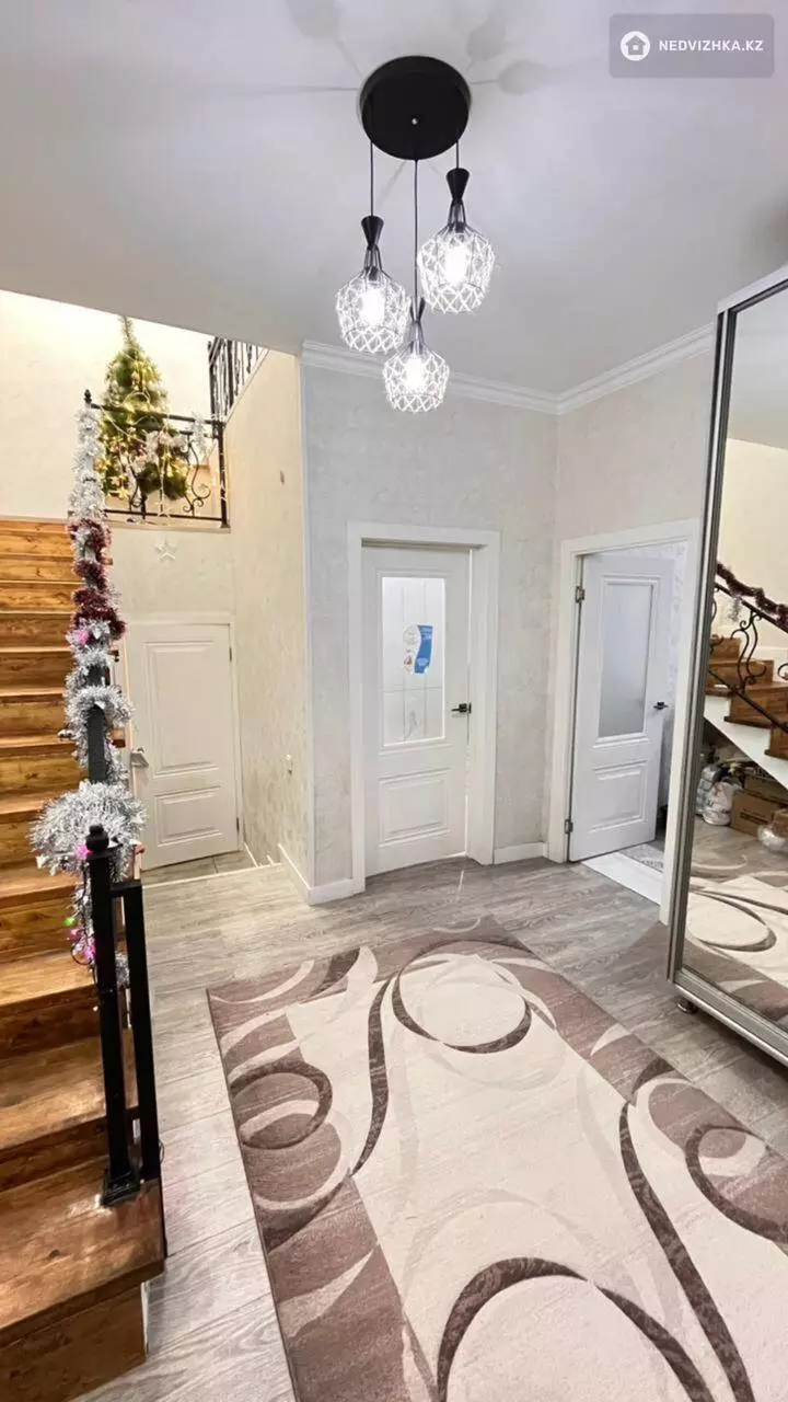 5-комнатный дом, 2 соток, 120 м²
