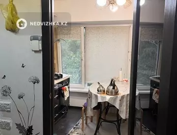 3-комнатная квартира, этаж 3 из 4, 67 м², миниатюра 4