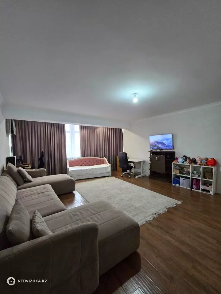 2-комнатная квартира, этаж 14 из 16, 94 м², фотография 2