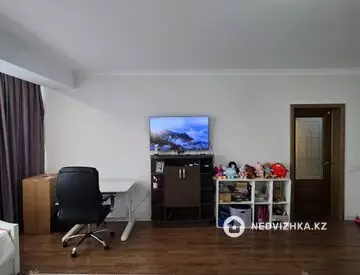 2-бөлмелі пәтер, қабат 14 барлық қабат саны 16, 94 м², 11-нобай