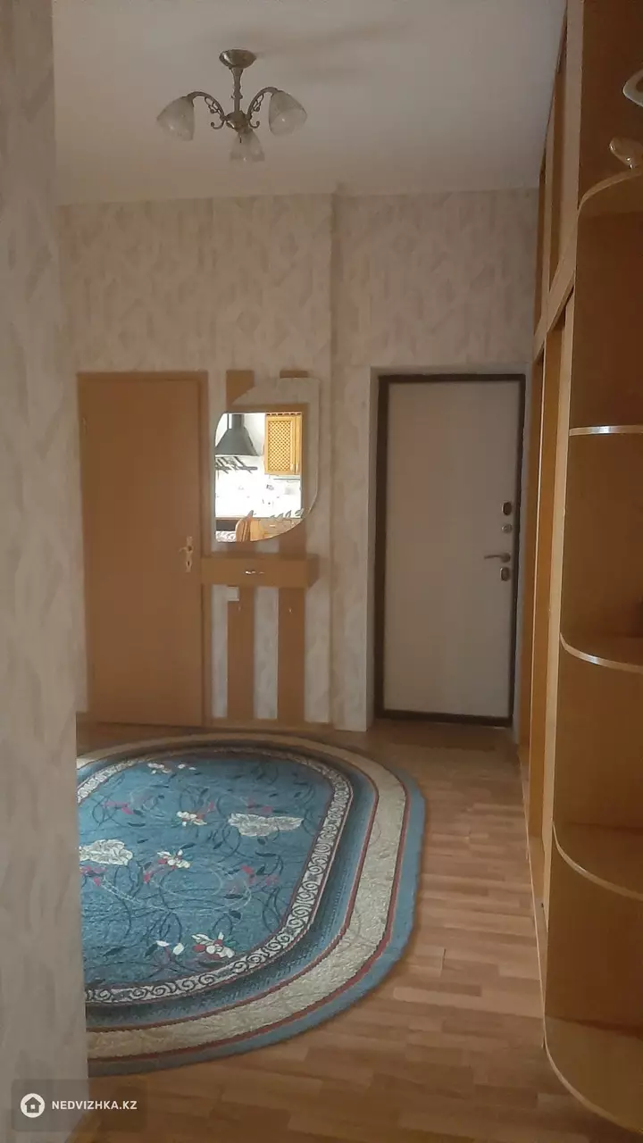 2-комнатная квартира, этаж 1 из 4, 82 м², фотография 3
