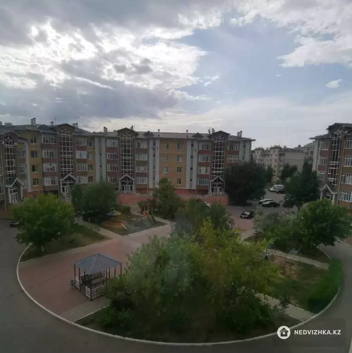 2-комнатная квартира, этаж 1 из 4, 82 м², фотография 2