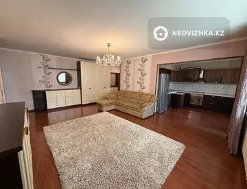 3-комнатная квартира, этаж 3 из 10, 90 м²