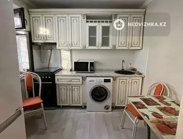 3-комнатная квартира, этаж 1 из 4, 60 м², На длительный срок, миниатюра 1