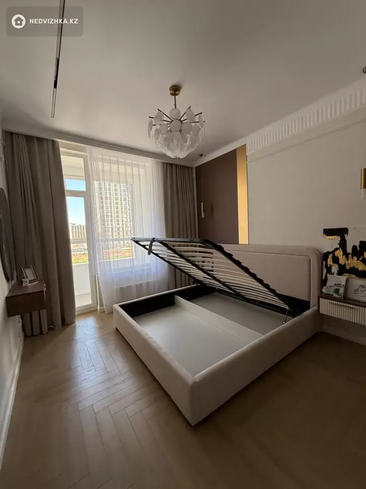 3-комнатная квартира, этаж 5 из 18, 89 м², фотография 2