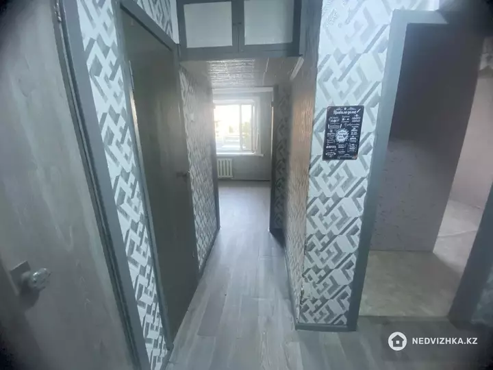 1-комнатная квартира, этаж 2 из 9, 37 м², фотография 4