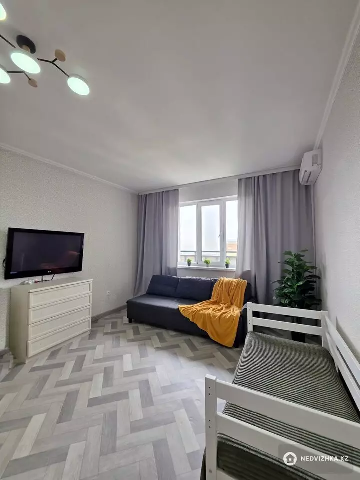 1-комнатная квартира, этаж 17 из 17, 48 м², фотография 3