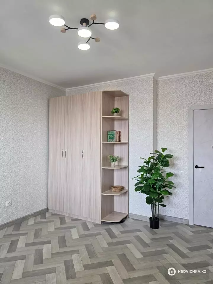1-комнатная квартира, этаж 17 из 17, 48 м², фотография 5