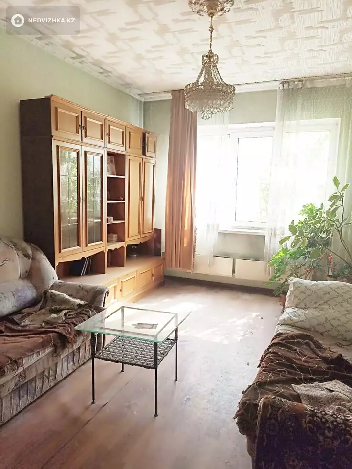3-комнатная квартира, этаж 1 из 9, 66 м², фотография 2