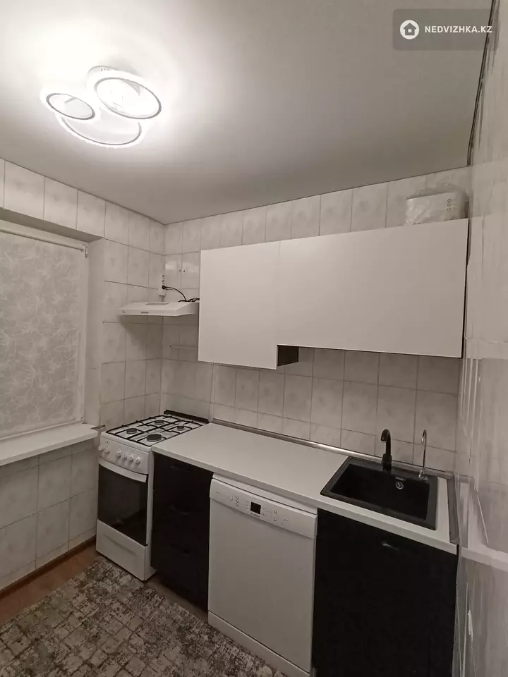 3-комнатная квартира, этаж 4 из 4, 60 м², фотография 2