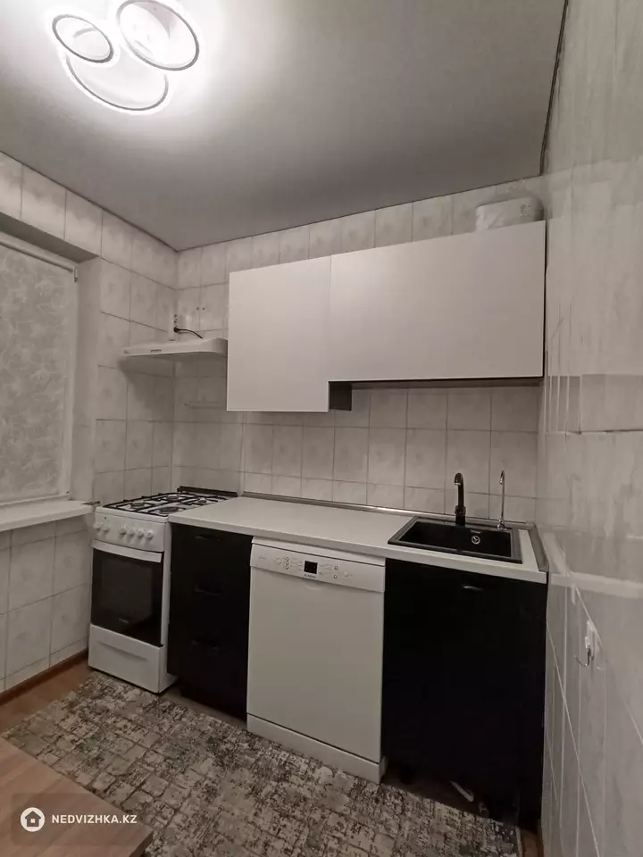 3-комнатная квартира, этаж 4 из 4, 60 м², фотография 3