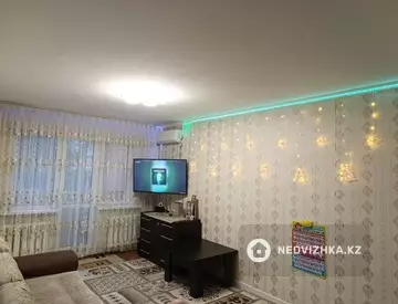 3-комнатная квартира, этаж 4 из 4, 60 м², миниатюра 10