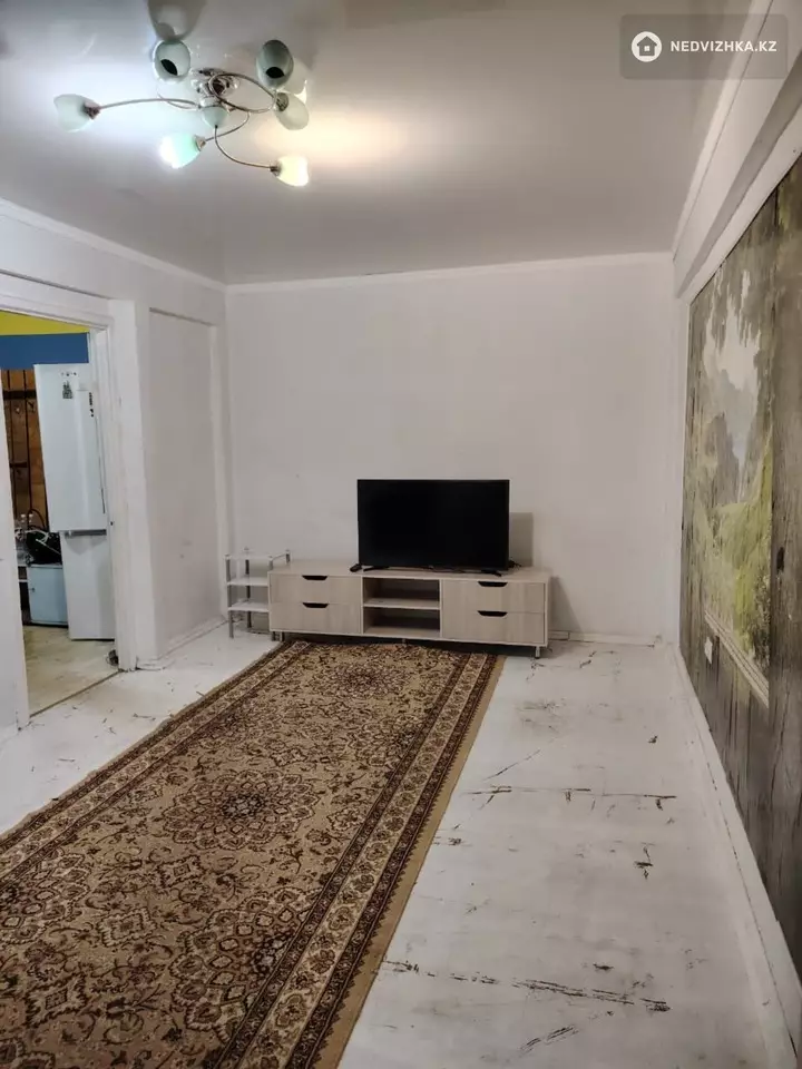 3-комнатная квартира, этаж 1 из 5, 58 м², фотография 2