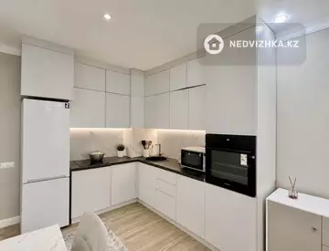 2-комнатная квартира, этаж 3 из 13, 48 м²