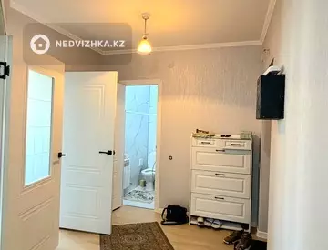 2-комнатная квартира, этаж 4 из 5, 55 м²