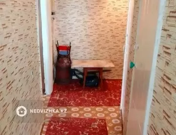 2-комнатная квартира, этаж 4 из 5, 42 м², миниатюра 2