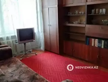 2-комнатная квартира, этаж 4 из 5, 42 м², миниатюра 3