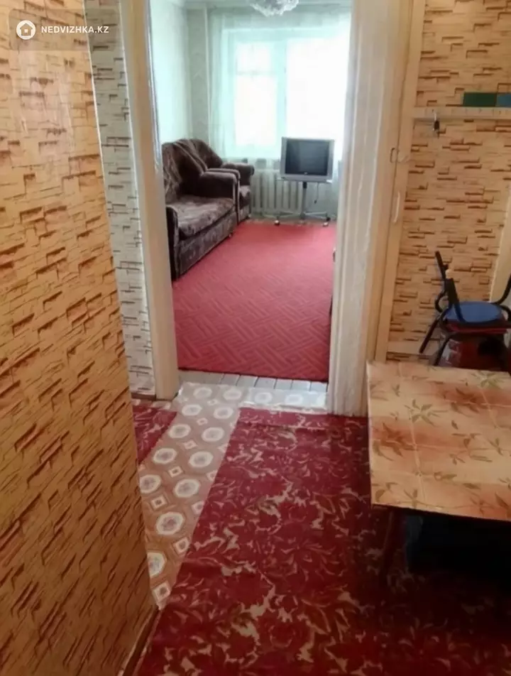 2-комнатная квартира, этаж 4 из 5, 42 м², фотография 5