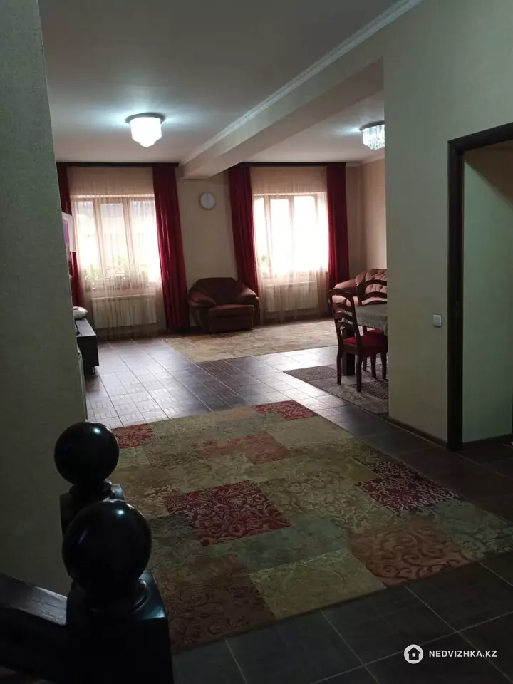 5-комнатный дом, 9 соток, 226 м², фотография 4